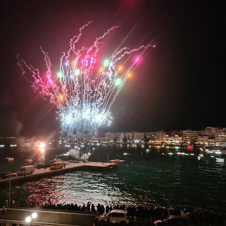 Debbie'S Διαμέρισμα Δίπλα Στο Νερό ! Chalkís Exteriör bild